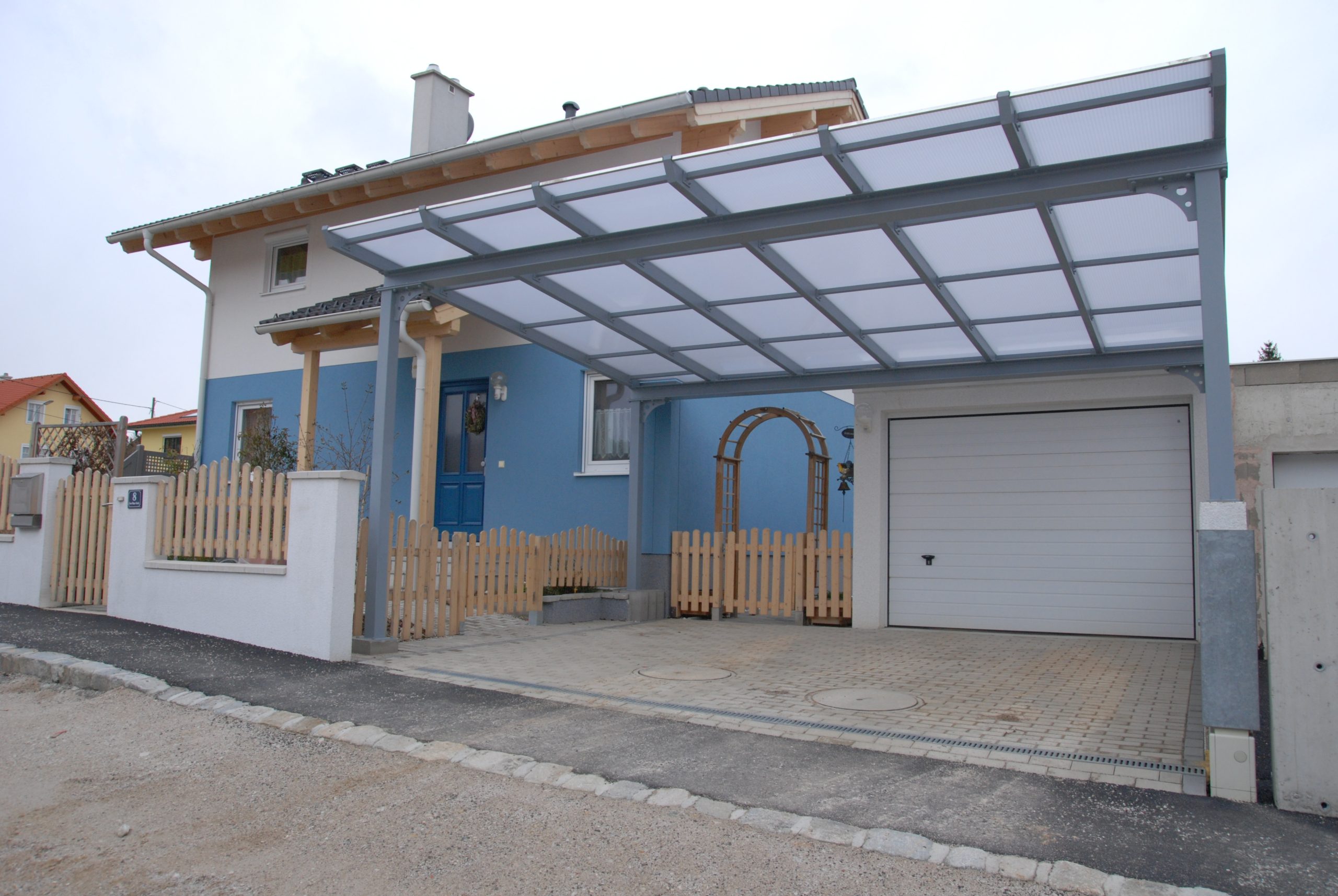 28815085-kunstschmiede-panzenboeck-firmengebaeude-th